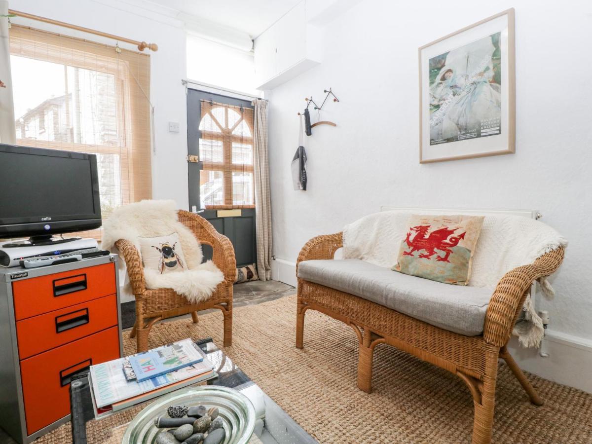 7 Bell Street Villa Талгарт Екстериор снимка