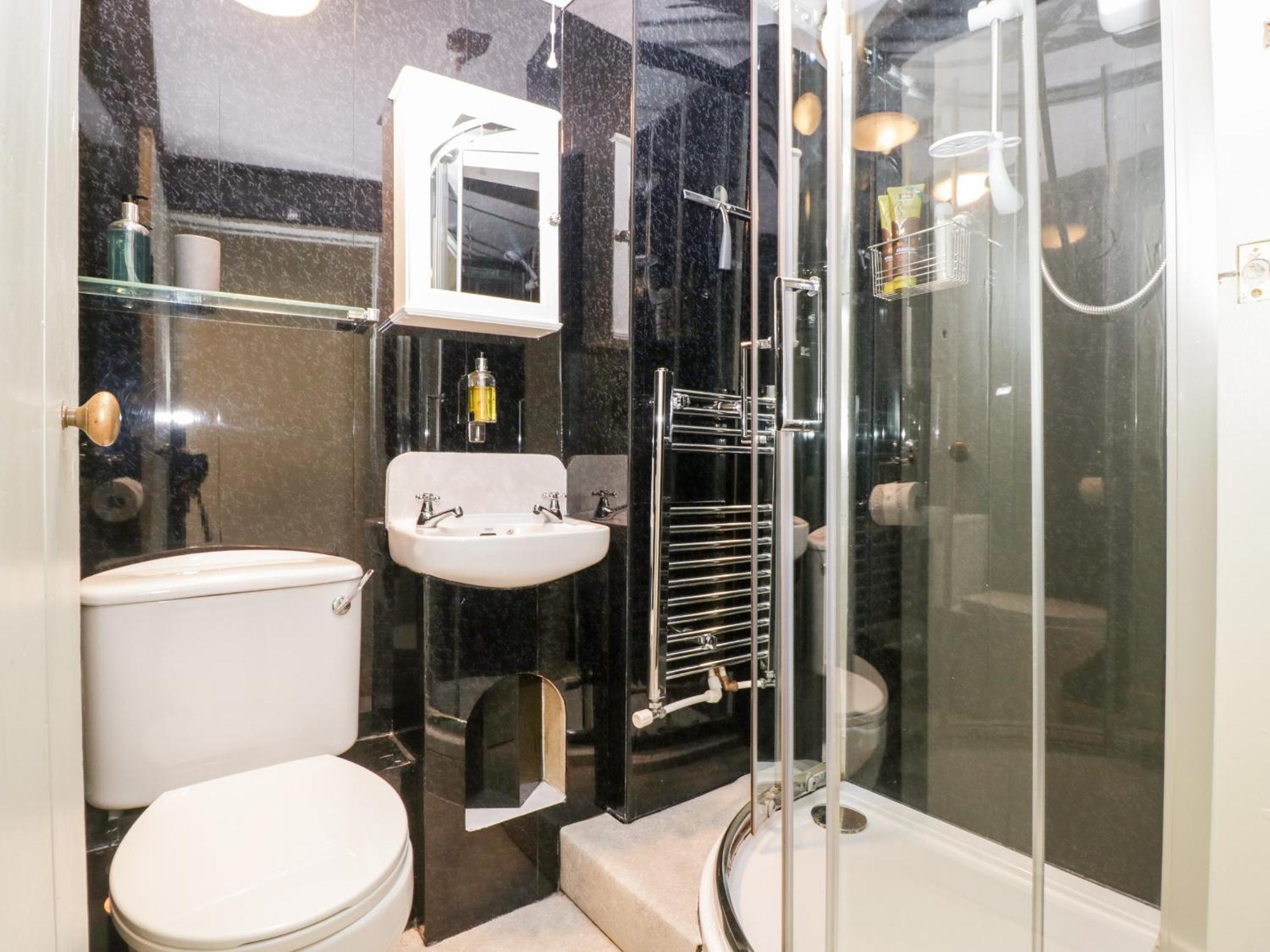 7 Bell Street Villa Талгарт Екстериор снимка